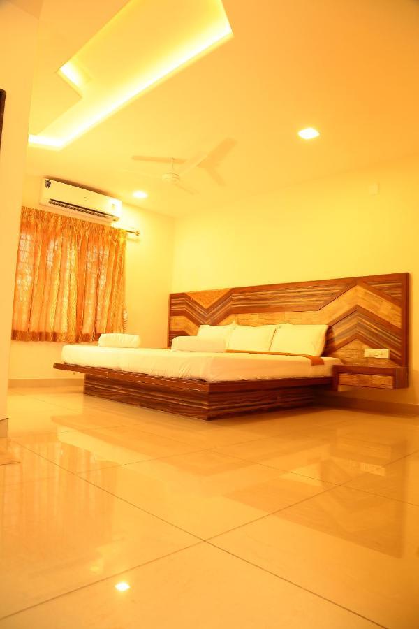 Annai In Saravana Bhavan Fine Stay And Restaurant Веланканни Экстерьер фото